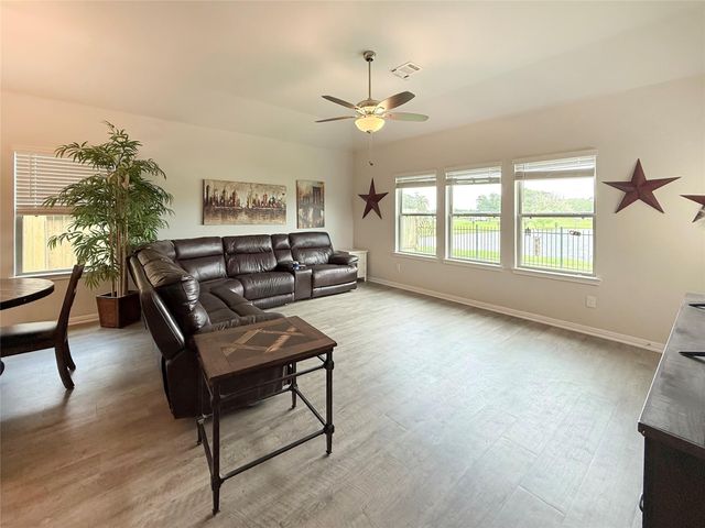209 Bryan Way, Angleton, TX 77515