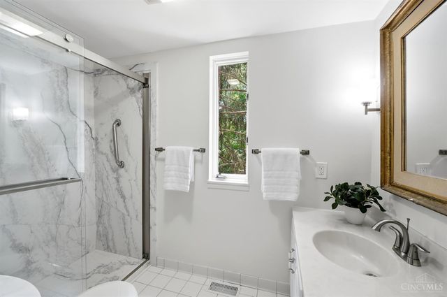 407 Lafayette Avenue, Cincinnati, OH 45220