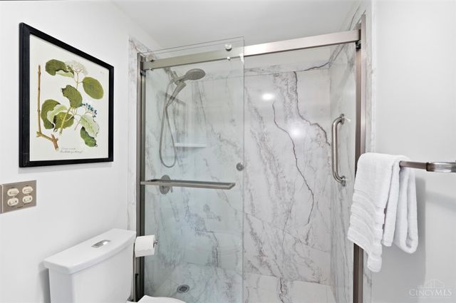407 Lafayette Avenue, Cincinnati, OH 45220