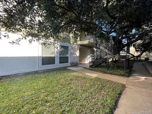 100 Lorenz Rd Apt 1105, San Antonio, TX 78209