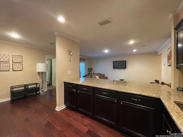 100 Lorenz Rd Apt 1105, San Antonio, TX 78209