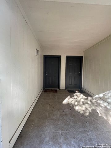 100 Lorenz Rd Apt 1105, San Antonio, TX 78209