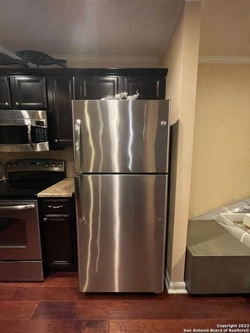 100 Lorenz Rd Apt 1105, San Antonio, TX 78209