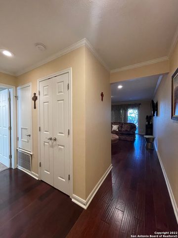 100 Lorenz Rd Apt 1105, San Antonio, TX 78209