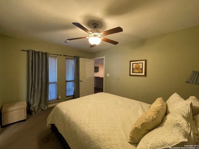 100 Lorenz Rd Apt 1105, San Antonio, TX 78209