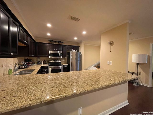 100 Lorenz Rd Apt 1105, San Antonio, TX 78209