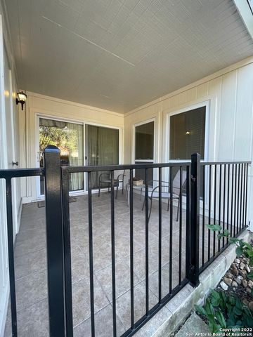 100 Lorenz Rd Apt 1105, San Antonio, TX 78209