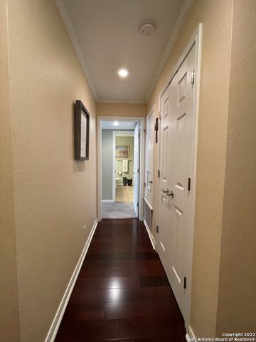 100 Lorenz Rd Apt 1105, San Antonio, TX 78209