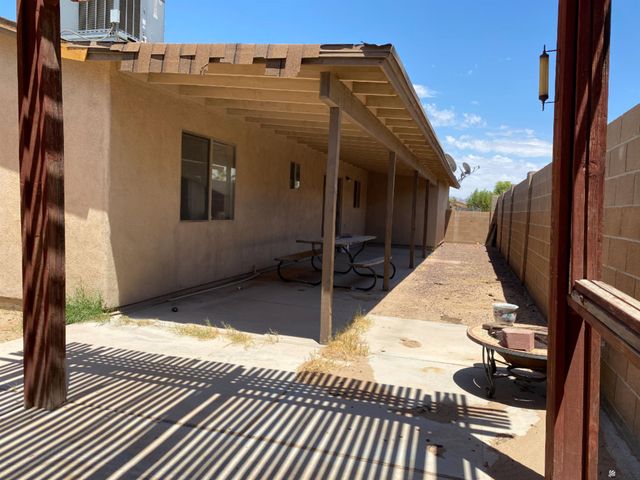 10310 S Typhoon Ave, Yuma, AZ 85365
