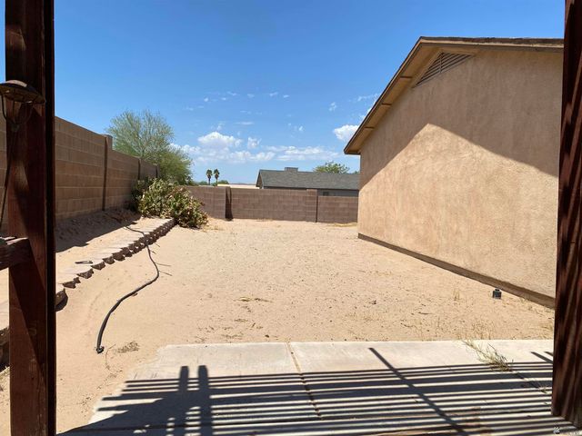 10310 S Typhoon Ave, Yuma, AZ 85365