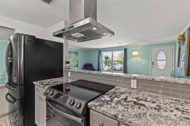 6401 36TH AVENUE W, Bradenton, FL 34209