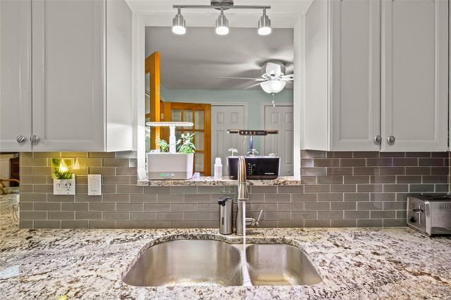 6401 36TH AVENUE W, Bradenton, FL 34209