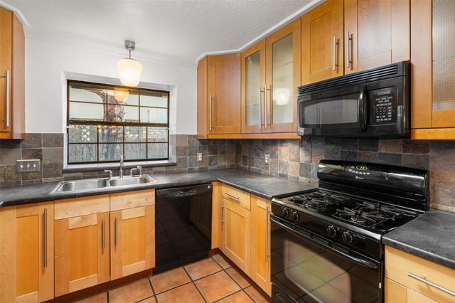 6005 Sun Vista DR, Austin, TX 78749