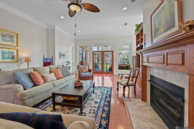 6013 Riverbend Lakes Dr, Baton Rouge, LA 70820