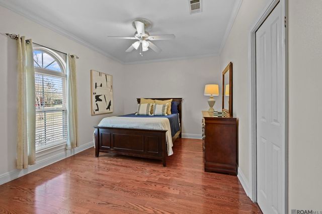 6013 Riverbend Lakes Dr, Baton Rouge, LA 70820