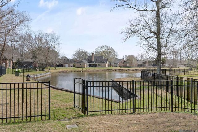 6013 Riverbend Lakes Dr, Baton Rouge, LA 70820