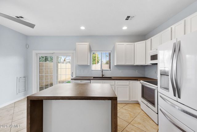 3006 E KINGS Avenue, Phoenix, AZ 85032