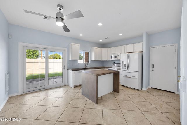 3006 E KINGS Avenue, Phoenix, AZ 85032