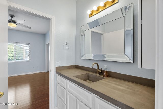 3006 E KINGS Avenue, Phoenix, AZ 85032