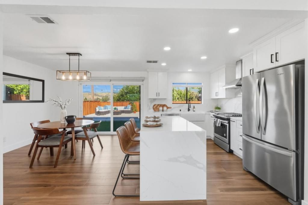 Image 13 of property listing at 4610 Capitola Avenue, San Jose, CA 95111