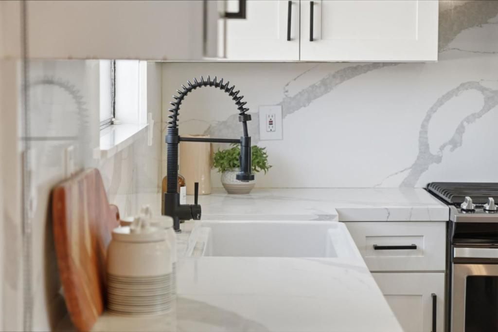 Image 15 of property listing at 4610 Capitola Avenue, San Jose, CA 95111