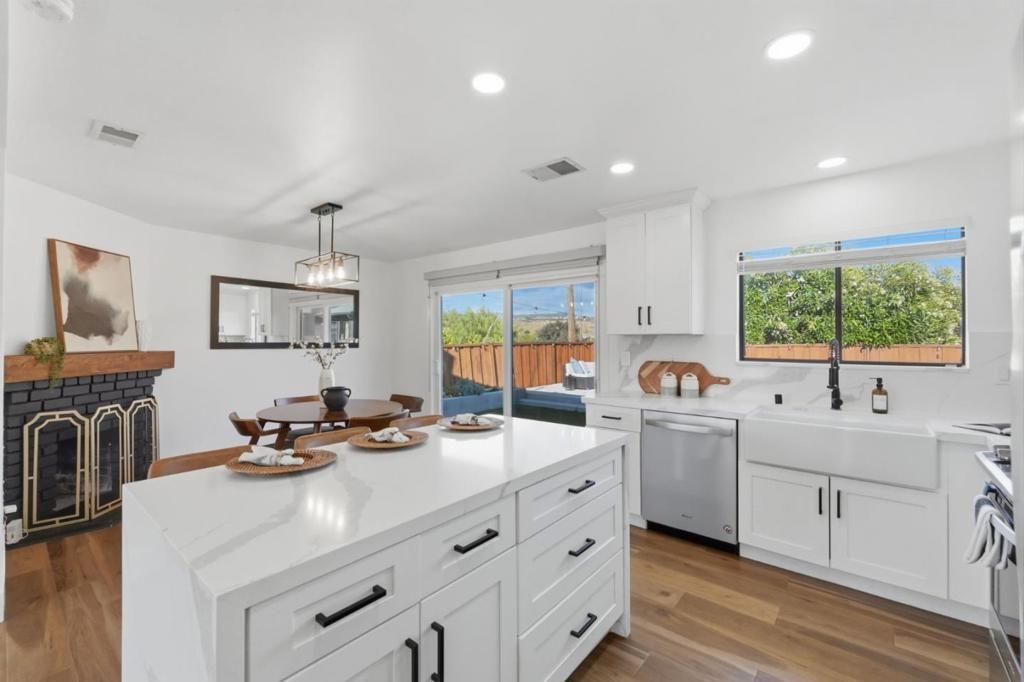 Image 19 of property listing at 4610 Capitola Avenue, San Jose, CA 95111