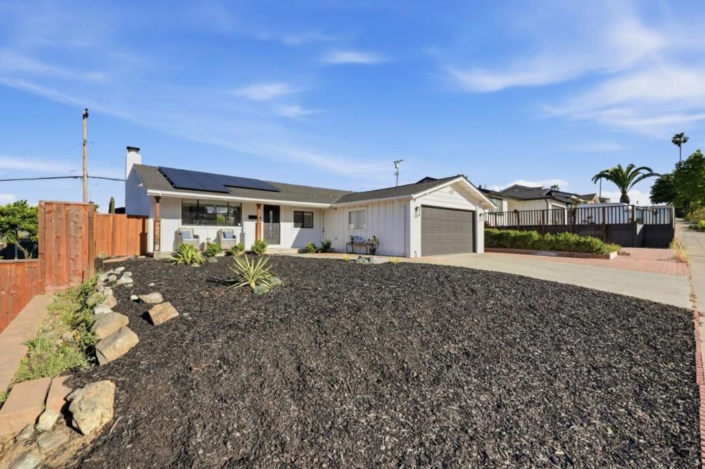 Image 3 of property listing at 4610 Capitola Avenue, San Jose, CA 95111