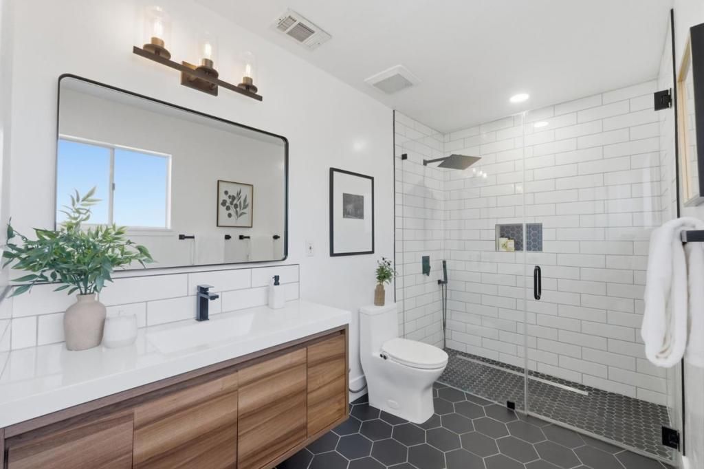 Image 37 of property listing at 4610 Capitola Avenue, San Jose, CA 95111