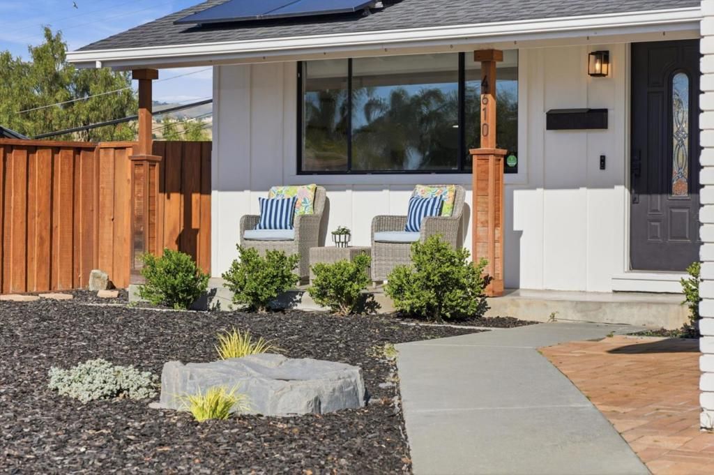 Image 5 of property listing at 4610 Capitola Avenue, San Jose, CA 95111