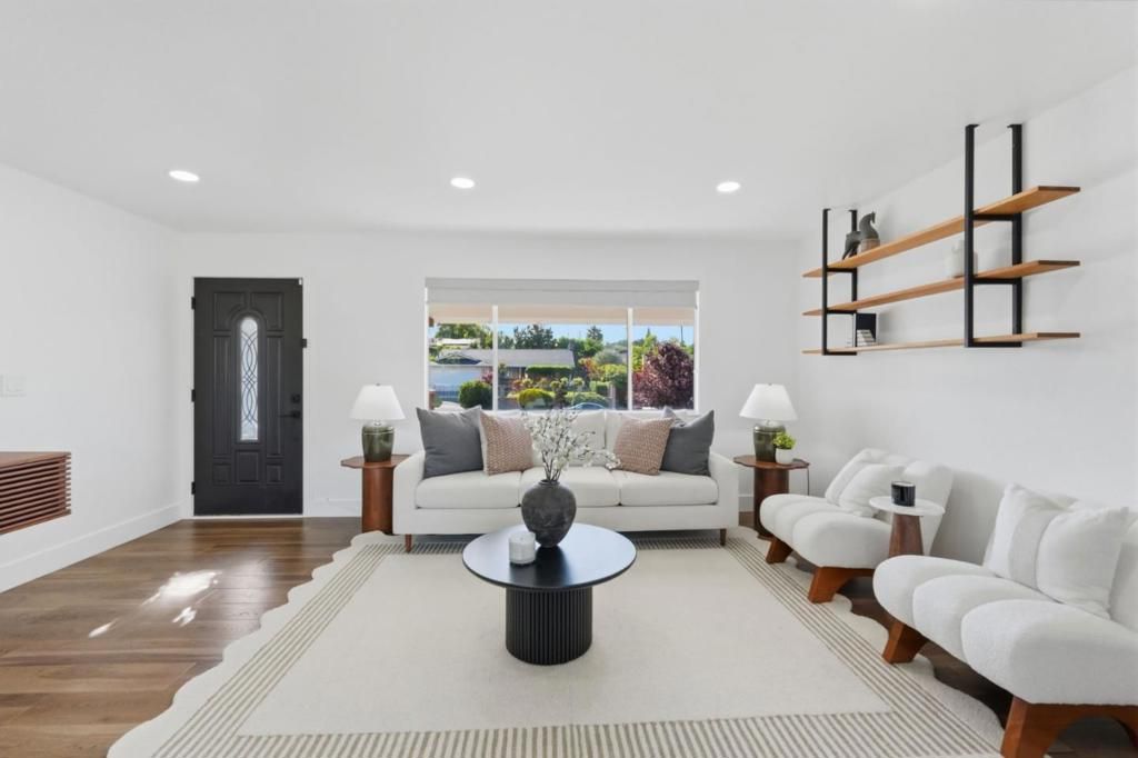 Image 8 of property listing at 4610 Capitola Avenue, San Jose, CA 95111