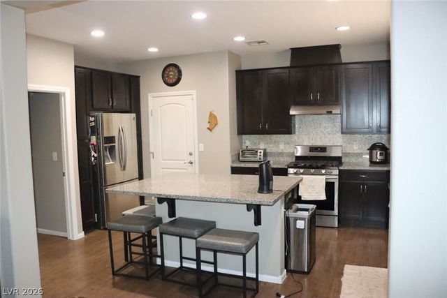 1517 Eagles Pass Avenue, North Las Vegas, NV 89084