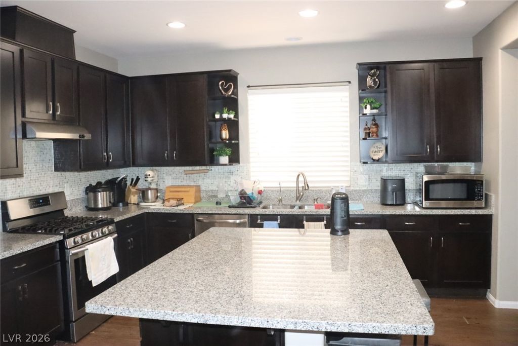 1517 Eagles Pass Avenue, North Las Vegas, NV 89084 — photo 2