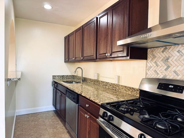 189 Chestnut St 2, Chelsea, MA 02150