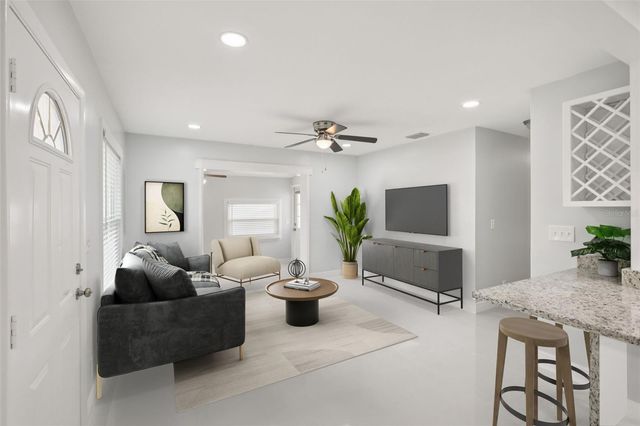 10120 ALAMBRA AVENUE, Tampa, FL 33619