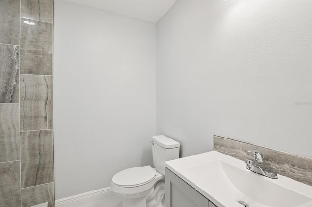 10120 ALAMBRA AVENUE, Tampa, FL 33619