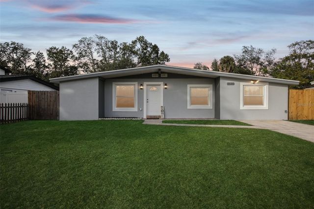 10120 ALAMBRA AVENUE, Tampa, FL 33619