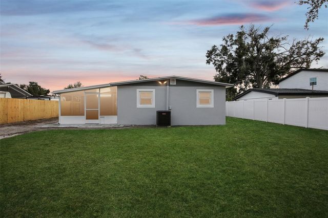 10120 ALAMBRA AVENUE, Tampa, FL 33619