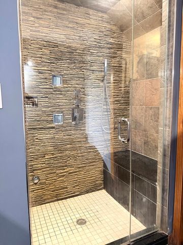 1820 CRENSHAW Circle 1820, Vernon Hills, IL 60061
