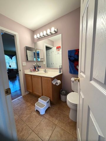 1820 CRENSHAW Circle 1820, Vernon Hills, IL 60061