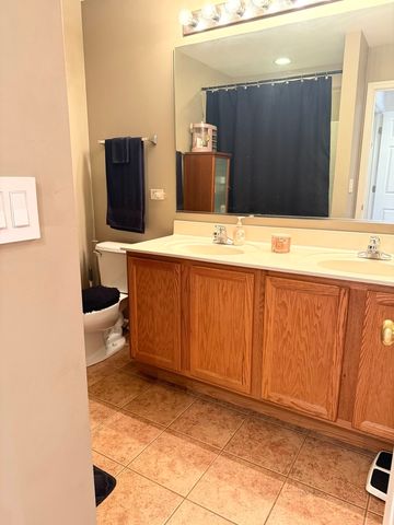1820 CRENSHAW Circle 1820, Vernon Hills, IL 60061