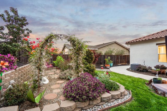 9732 Sword Dancer Dr, Roseville, CA 95747