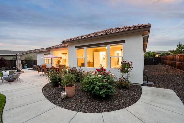 9732 Sword Dancer Dr, Roseville, CA 95747