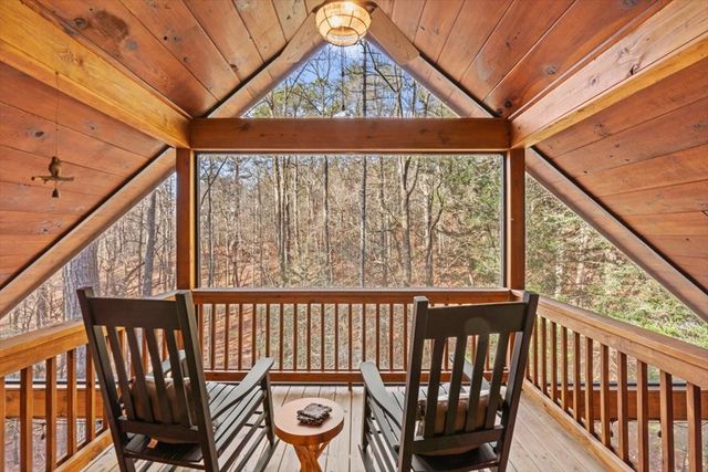 61 Grove Lane, Ellijay, GA 30540