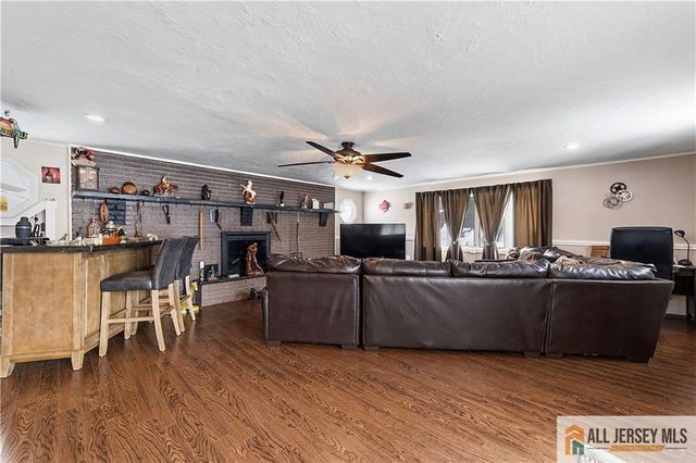 15 Drexel Terrace, Monroe, NJ 08831