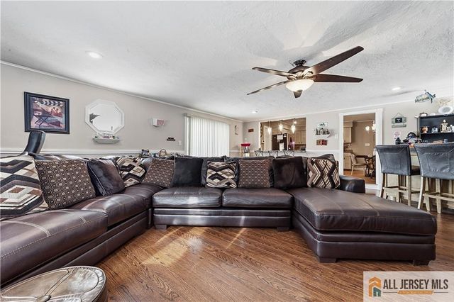 15 Drexel Terrace, Monroe, NJ 08831