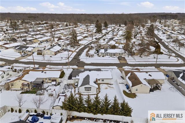 15 Drexel Terrace, Monroe, NJ 08831