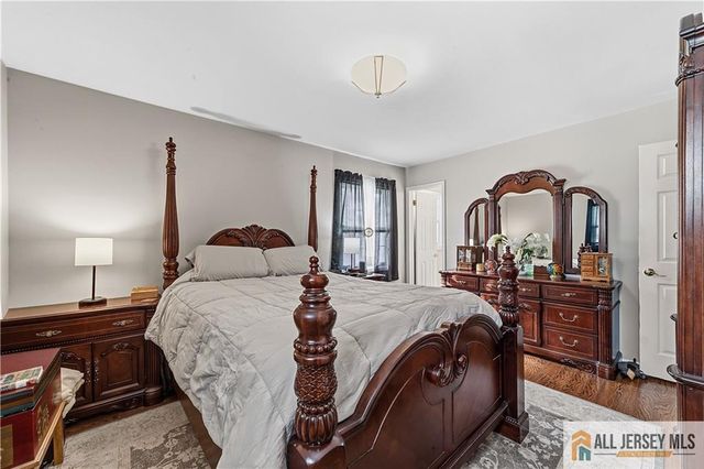 15 Drexel Terrace, Monroe, NJ 08831