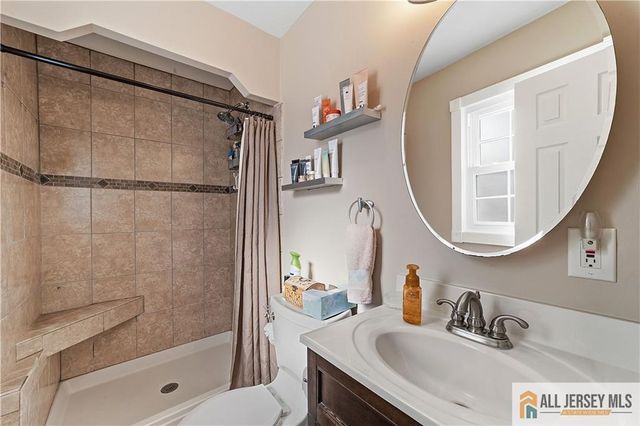 15 Drexel Terrace, Monroe, NJ 08831