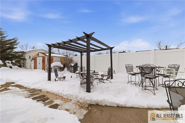 15 Drexel Terrace, Monroe, NJ 08831