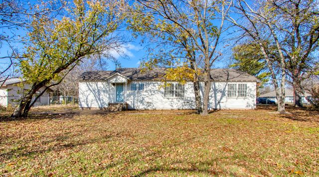 903 W 8th Street, Bonham, TX 75418